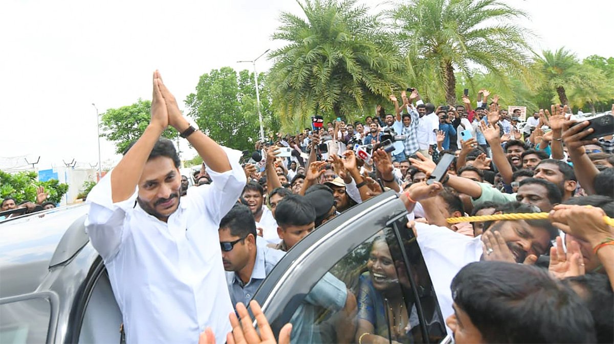 పులివెందులలో జగన్‌కు ఘనస్వాగతం